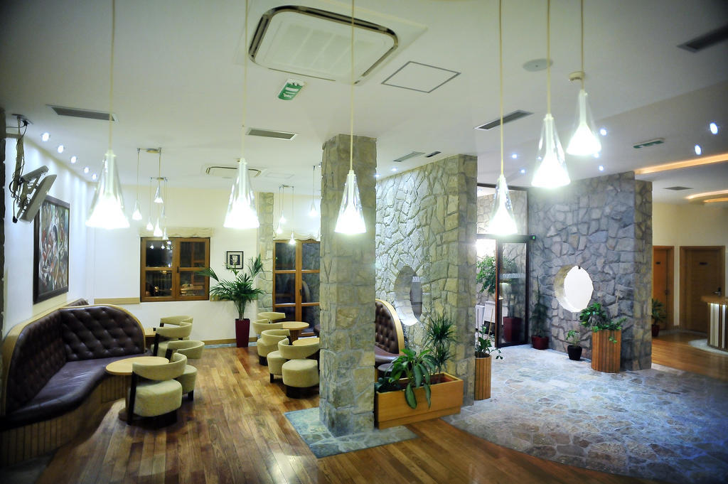 Hotel Aria Mitrovici  Exterior photo
