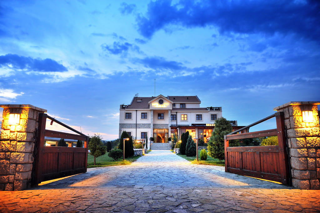 Hotel Aria Mitrovici  Exterior photo