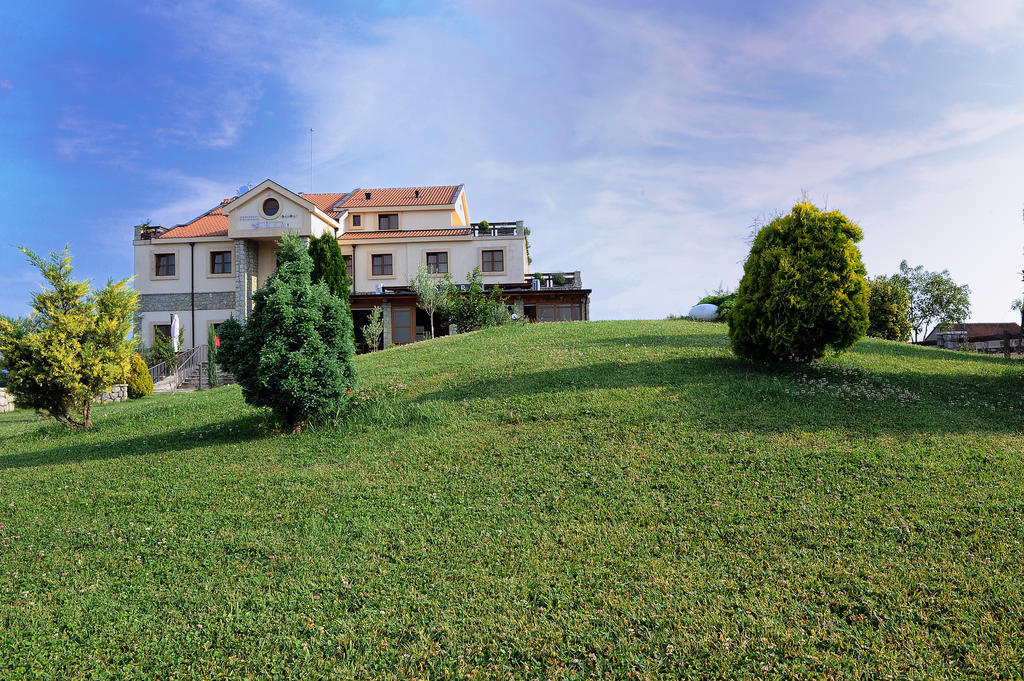 Hotel Aria Mitrovici  Exterior photo