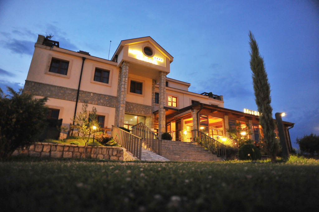 Hotel Aria Mitrovici  Exterior photo