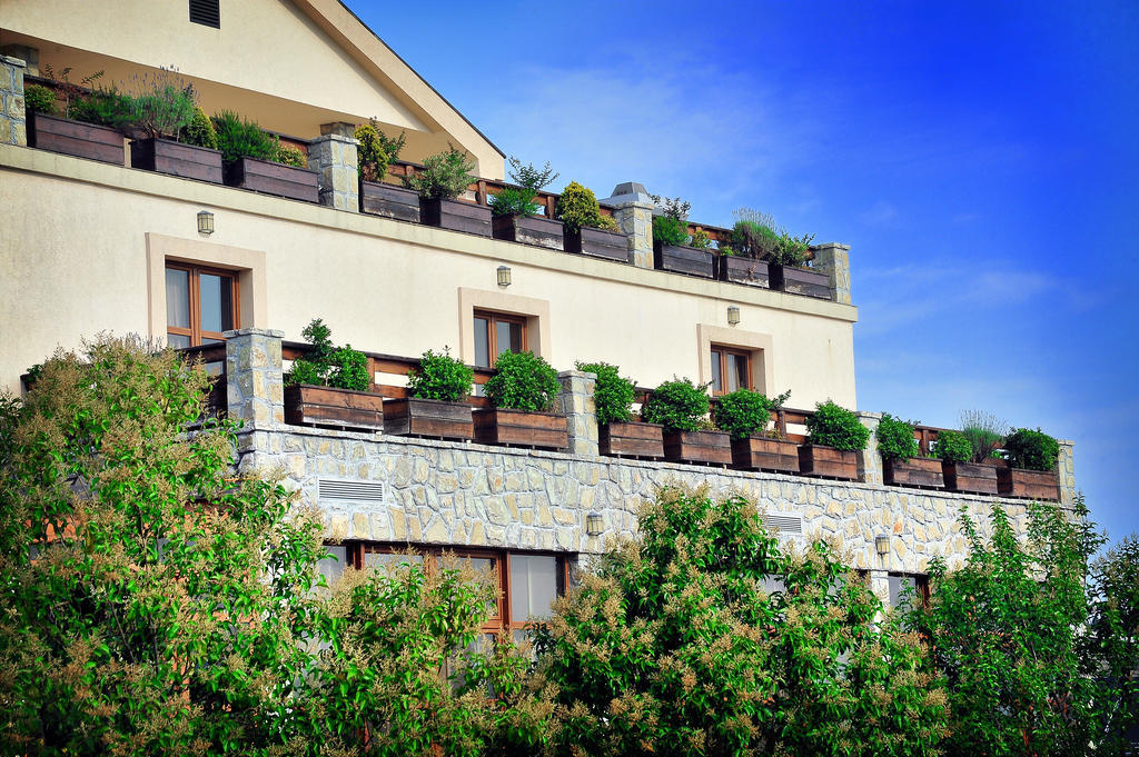 Hotel Aria Mitrovici  Exterior photo