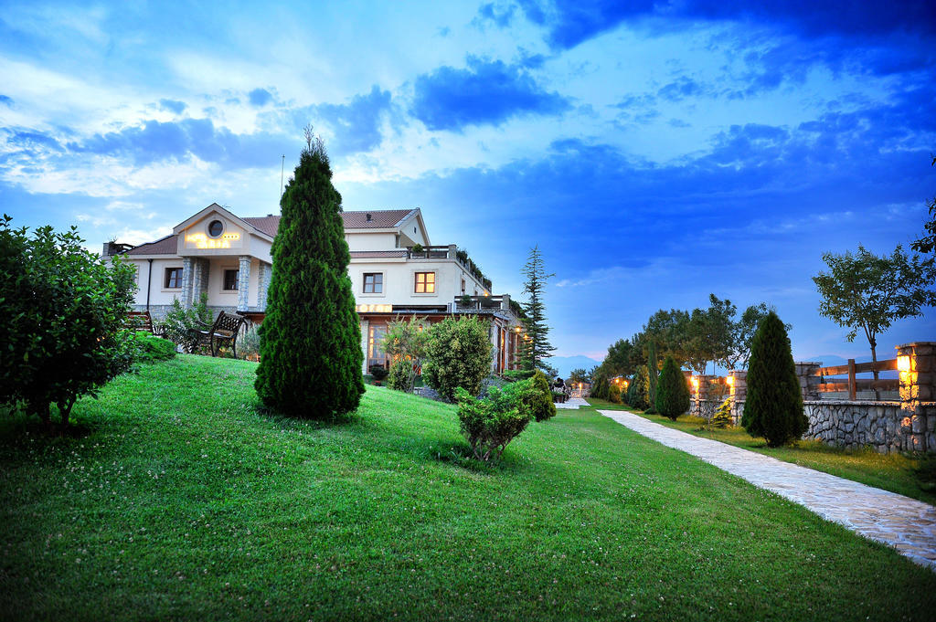 Hotel Aria Mitrovici  Exterior photo