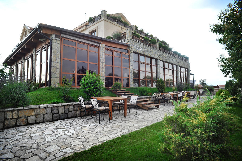 Hotel Aria Mitrovici  Exterior photo