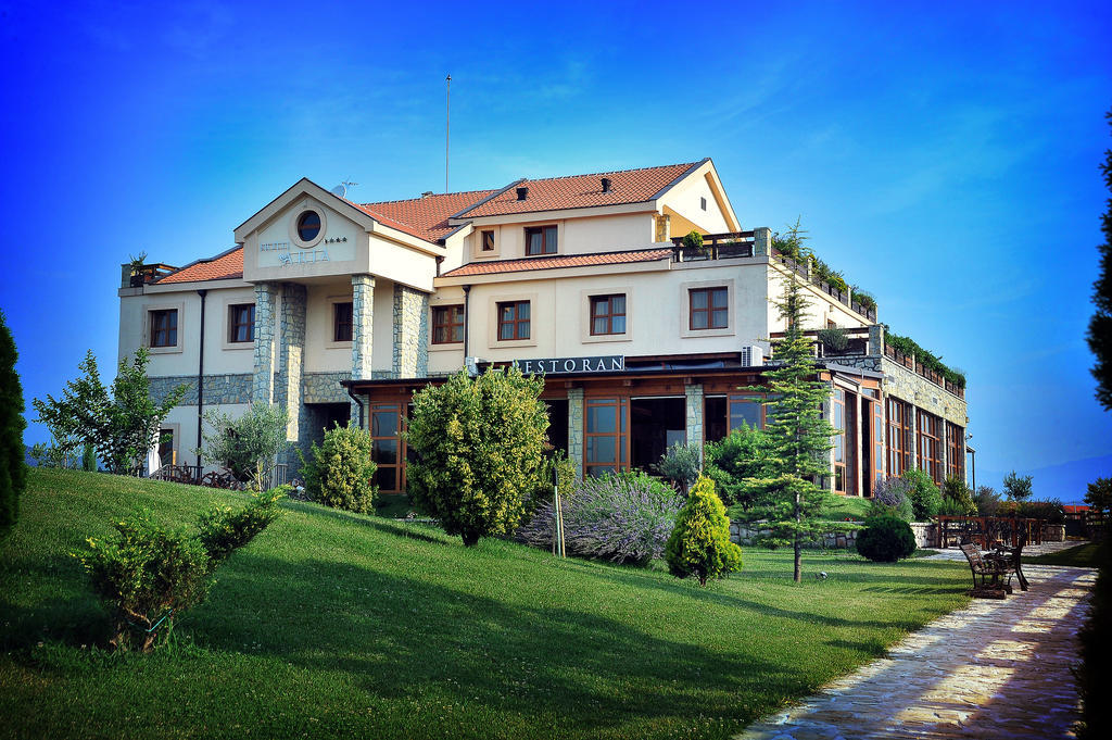 Hotel Aria Mitrovici  Exterior photo